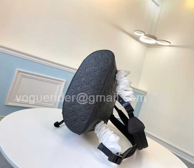 M55699 Christopher 48