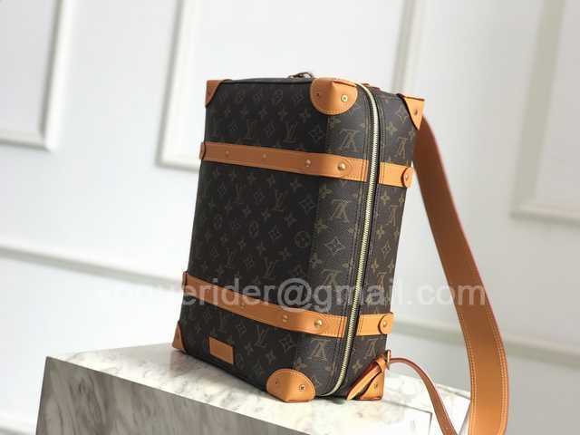 M44752 Soft Trunk 37 M44752 Soft Trunk 37