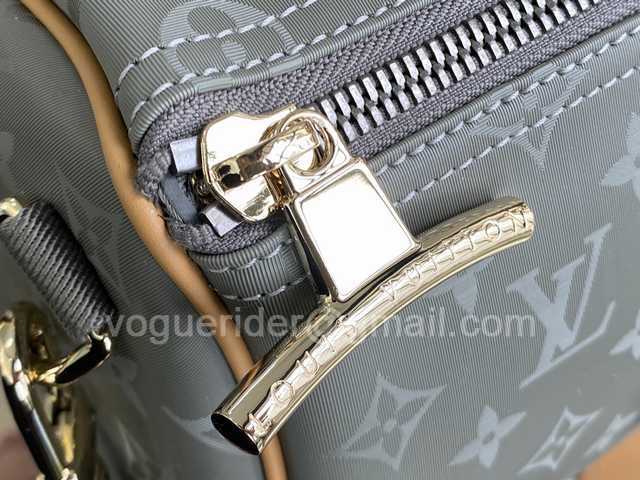 M43886 Keepall Titanium 50