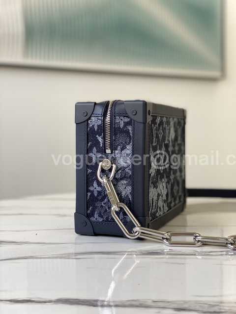 M57283 Soft Trunk 25 M57283 Soft Trunk 25