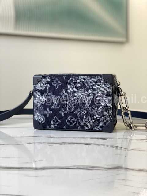 M80033 Soft Trunk mini 18 M80033 Soft Trunk mini 18