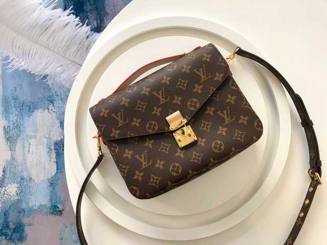 M40780 Pochette Metis 25