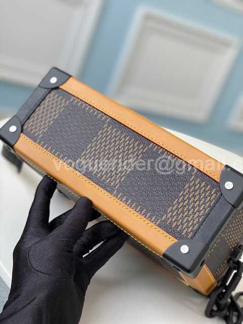 N40381 Soft Trunk x Nigo 25 N40381 Soft Trunk x Nigo 25