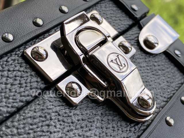 M44157 Petite Malle 22 M44157 Petite Malle 22
