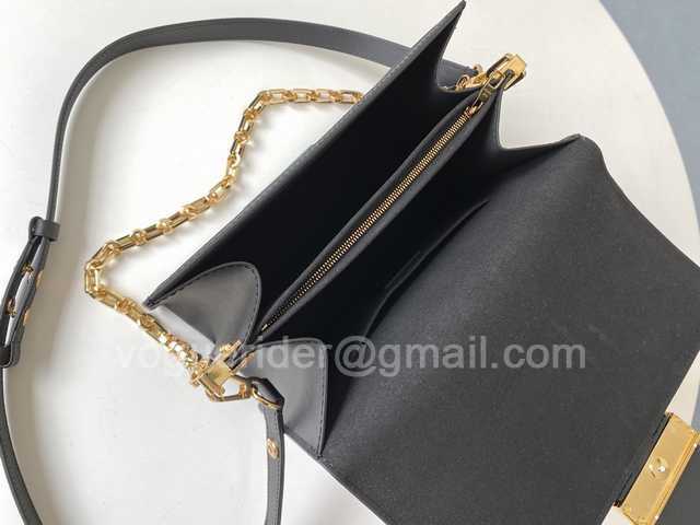 M44391 Dauphine MM 25 M44391 Dauphine MM 25