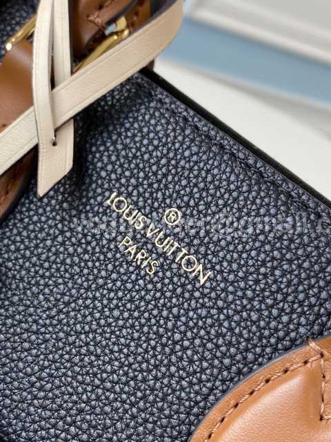 M45409 Fold Tote PM 22