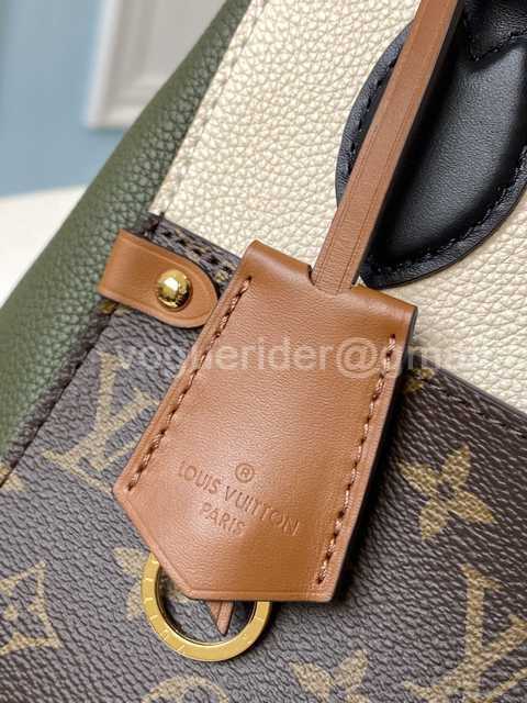 M45388 Fold Tote PM 22