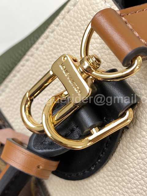 M45388 Fold Tote PM 22