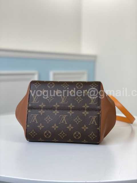 M45376 Fold Tote PM 22