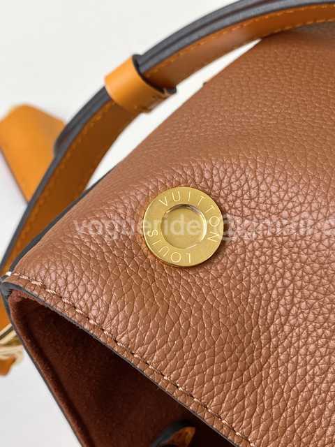 M45376 Fold Tote PM 22