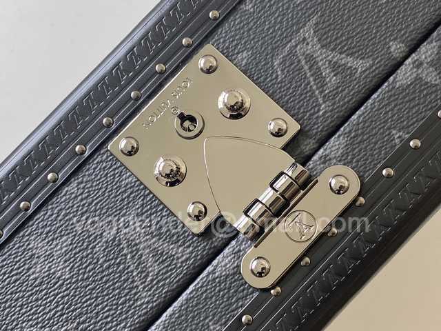 M20039 Coffret 8 Montres 34