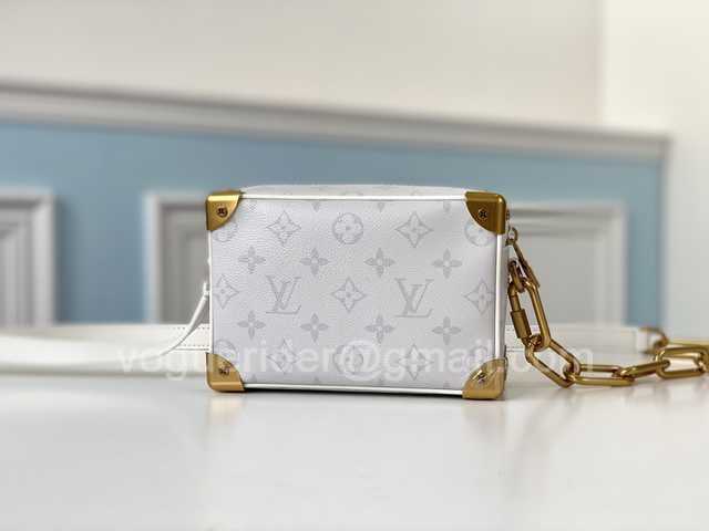 M44480 Soft Trunk mini 18 M44480 Soft Trunk mini 18