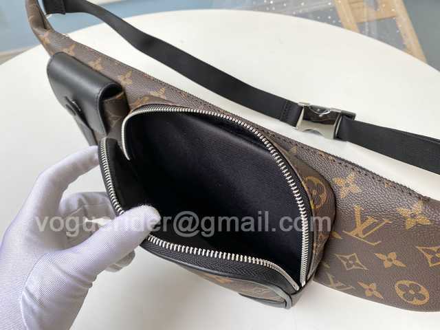 M45337 Bumbag 50 M45337 Bumbag 50