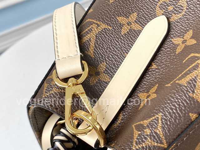 M45311 Montaigne BB 29