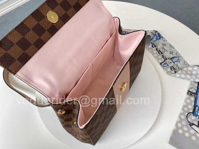 N41071 Bond Street BB 24 N41071 Bond Street BB 24