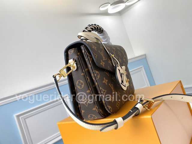 M45152 Pochette Metis 25 M45152 Pochette Metis 25