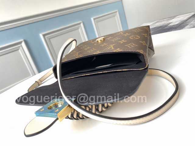M45155 Locky BB 20 M45155 Locky BB 20
