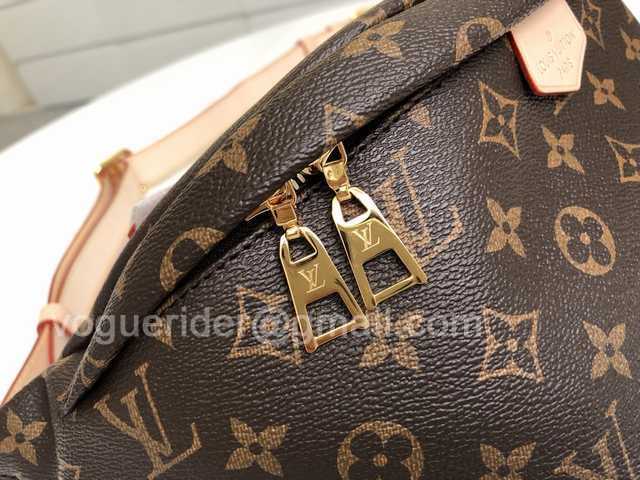 M43644 Bumbag 37 M43644 Bumbag 37