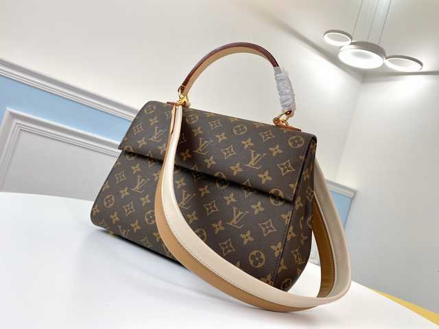 M43653 Cluny MM 32