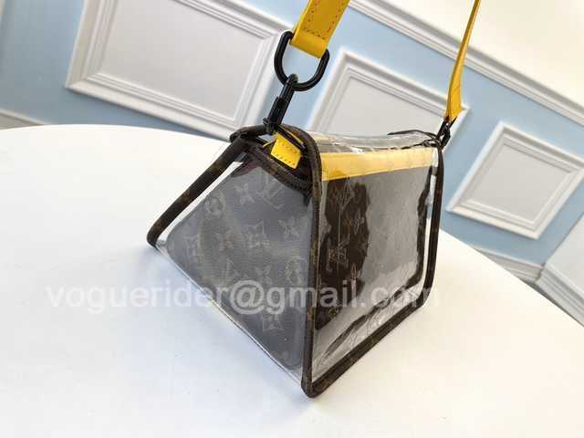 M61115 Triangle Messenger 23 M61115 Triangle Messenger 23