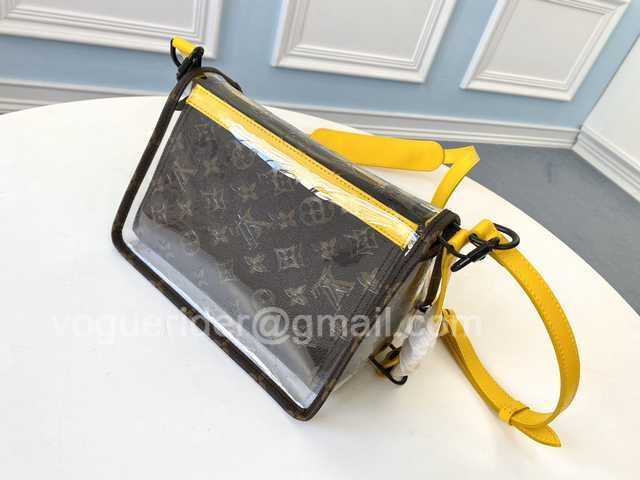 M61115 Triangle Messenger 23 M61115 Triangle Messenger 23