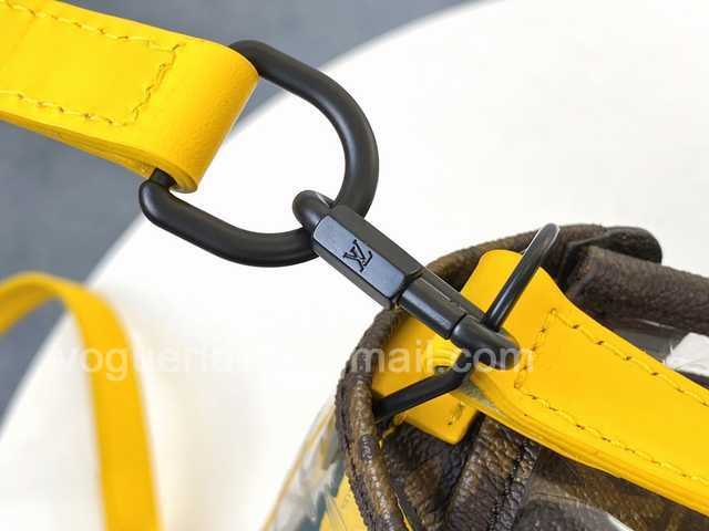 M61115 Triangle Messenger 23 M61115 Triangle Messenger 23