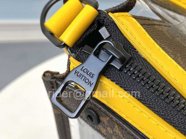 M61115 Triangle Messenger 23 M61115 Triangle Messenger 23