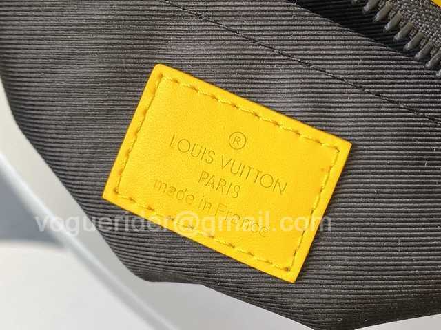 M61115 Triangle Messenger 23 M61115 Triangle Messenger 23