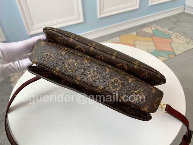 M44668 Pochette Metis 25 M44668 Pochette Metis 25