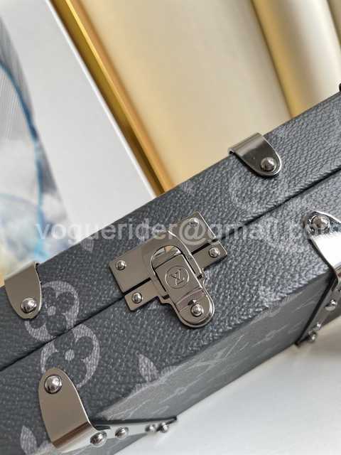 M20249 Wallet Trunk 25 M20249 Wallet Trunk 25