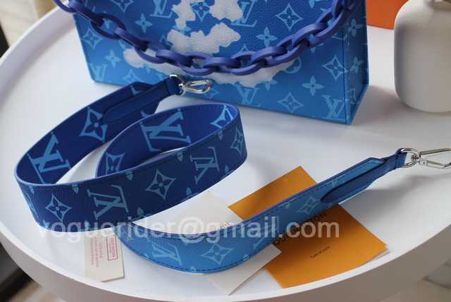 M67692 Toilet Pouch XL 26 M67692 Toilet Pouch XL 26