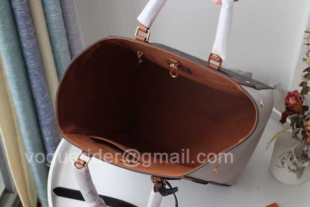 M45409 Fold Tote MM 28