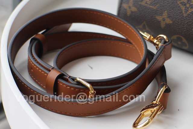 M45409 Fold Tote MM 28