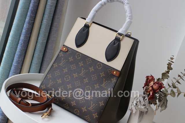 M45409 Fold Tote MM 28
