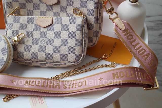 M44813 Multi Pochette Accessories 24