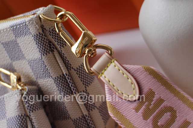 M44813 Multi Pochette Accessories 24