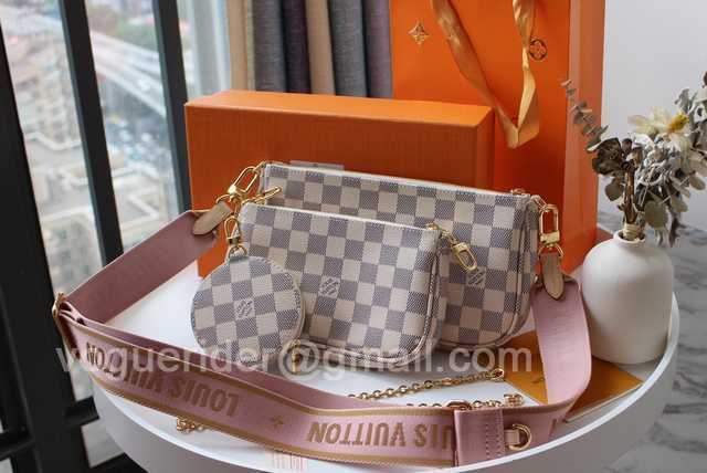 M44813 Multi Pochette Accessories 24