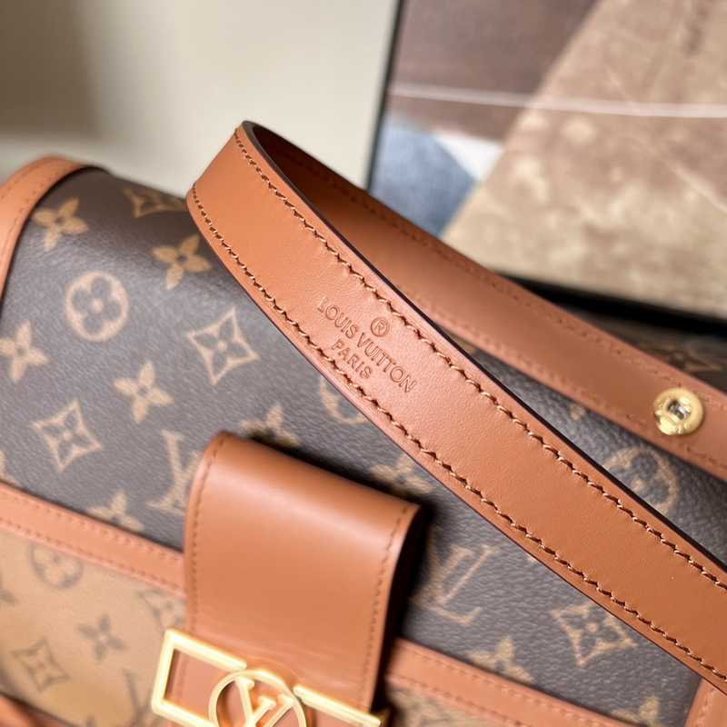 M45958 New Dauphine 25