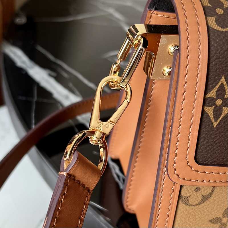 M45959 Dauphine PM 20