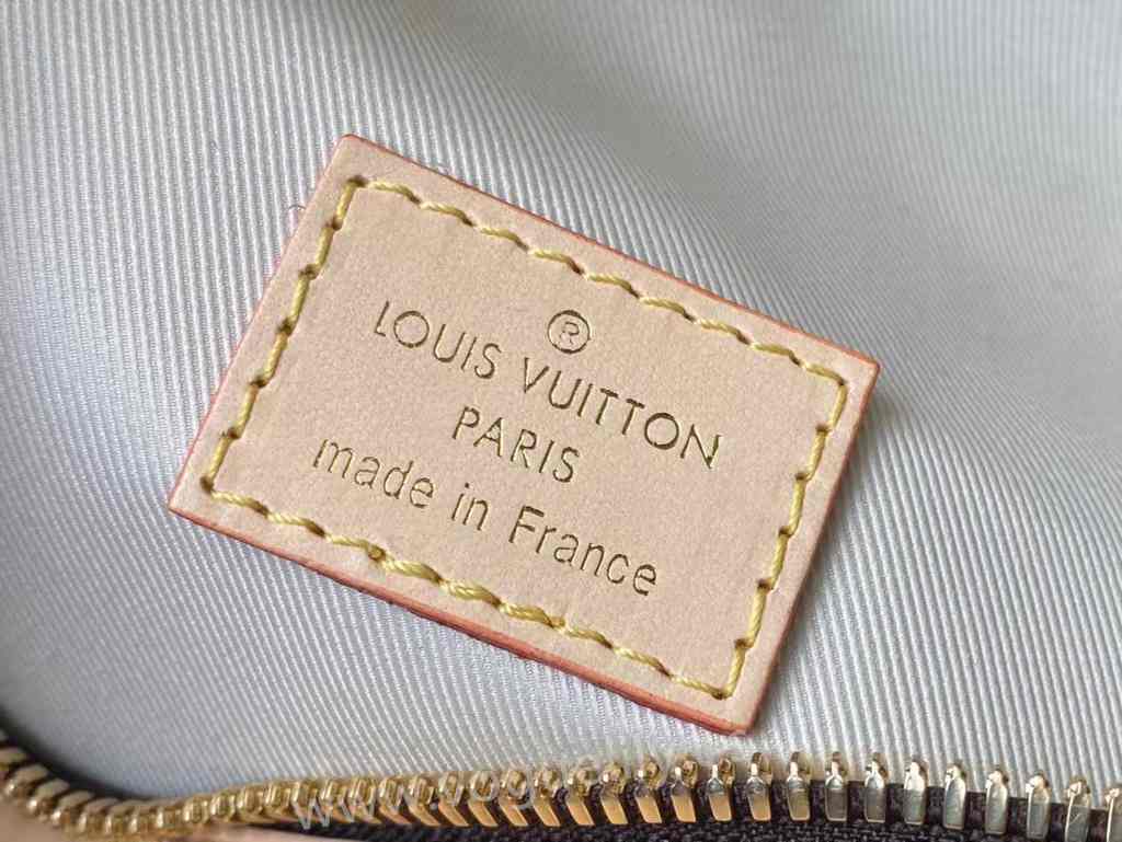 M46784 High Rise Waist Bag 38