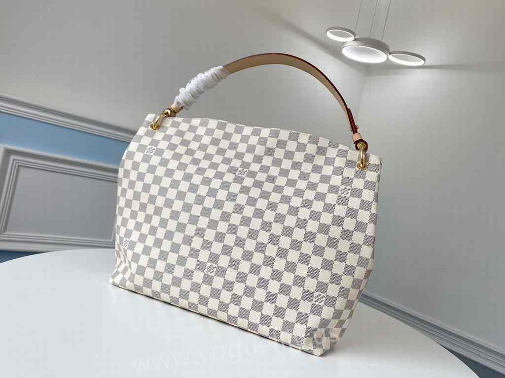 N42233 Graceful MM 41 Pink