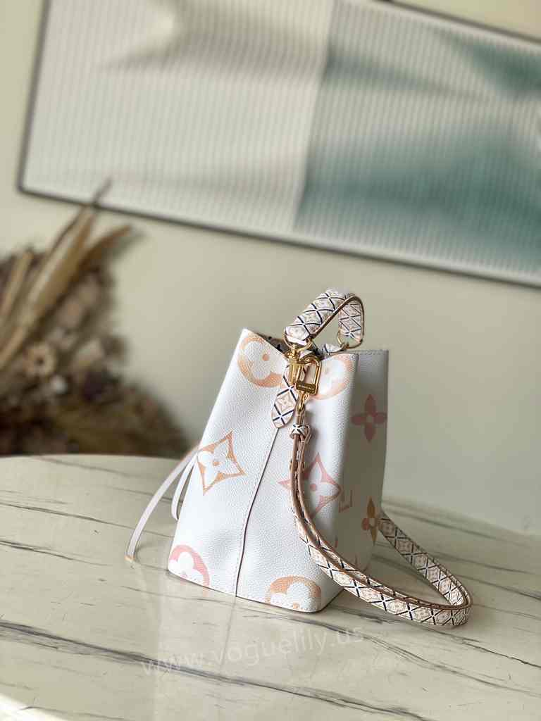 M22985 NeoNoé BB 20 M22985 NeoNoé BB 20