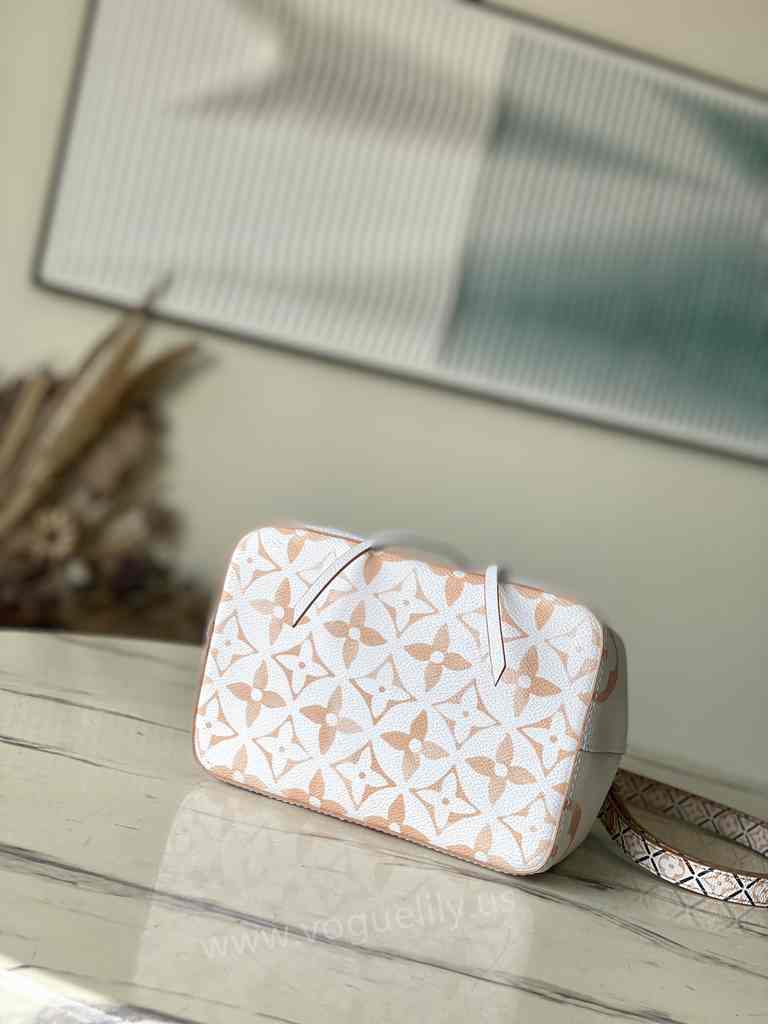 M22985 NeoNoé BB 20 M22985 NeoNoé BB 20