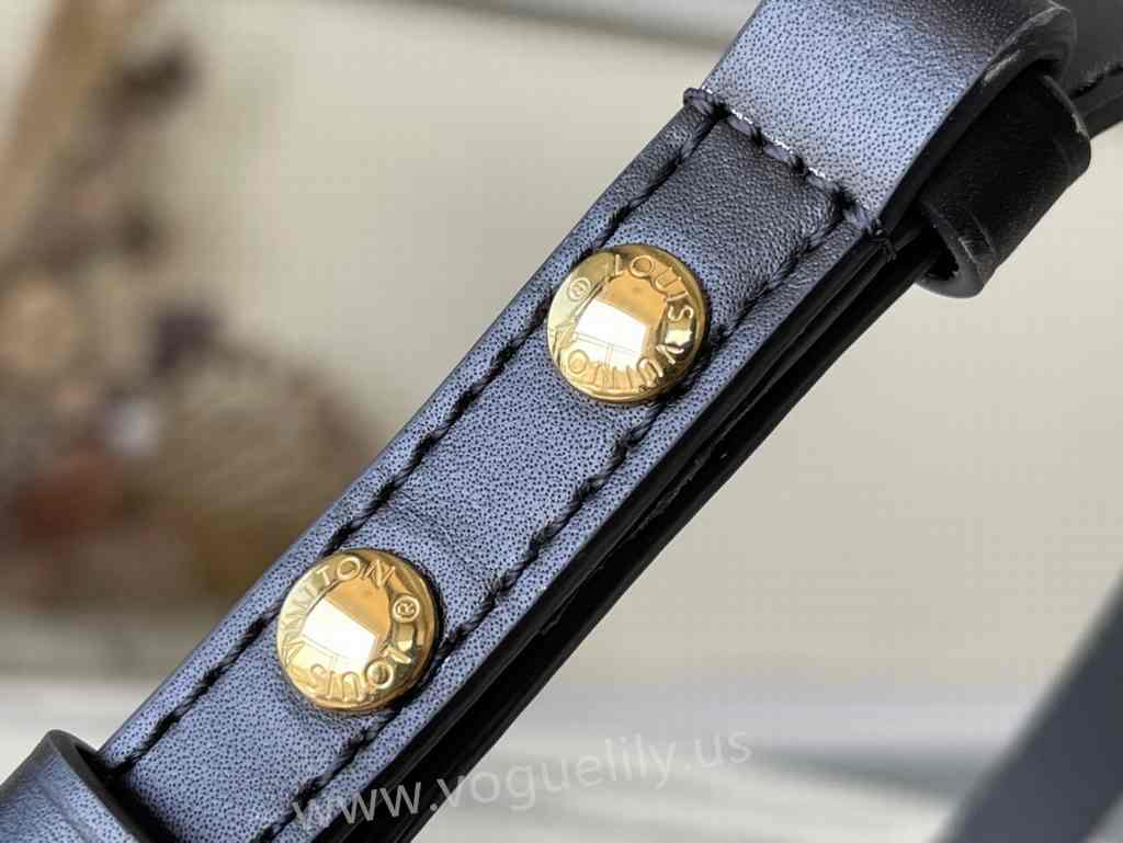 M46548 Tilsitt 24 M46548 Tilsitt 24