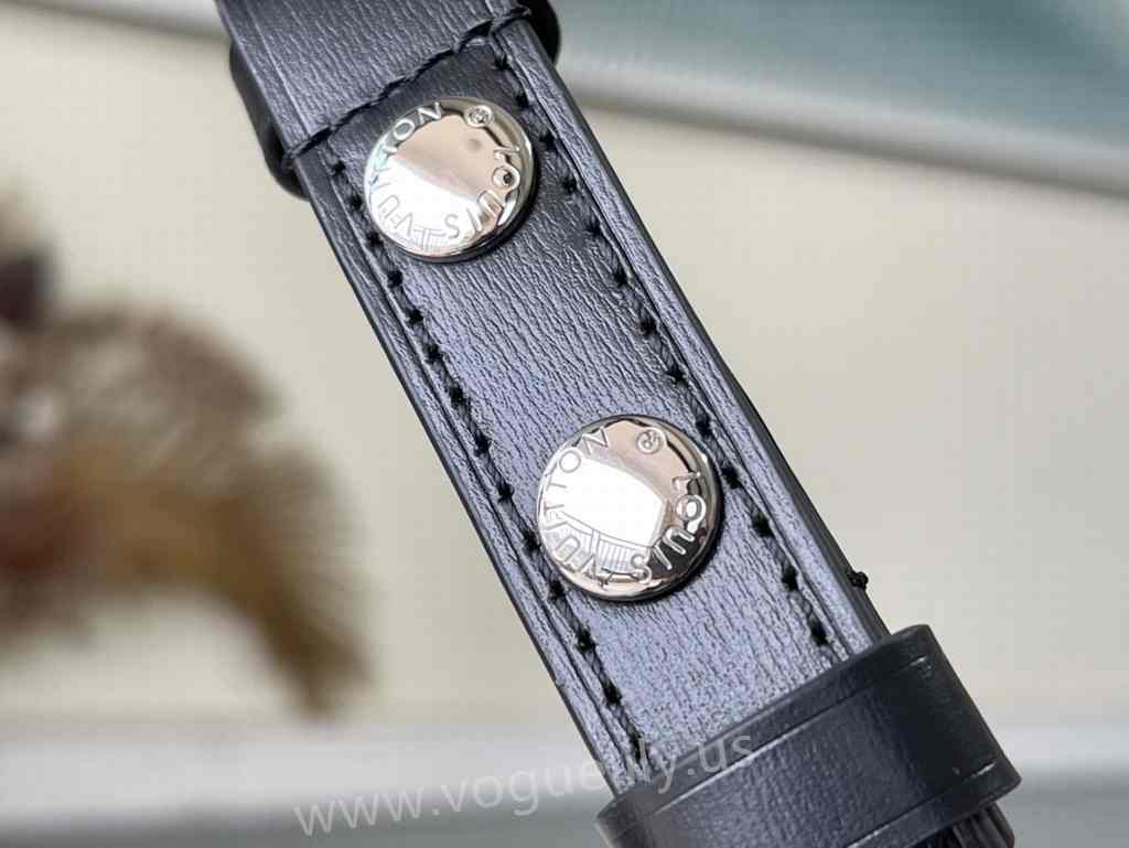 M21458 Dauphine MM 25