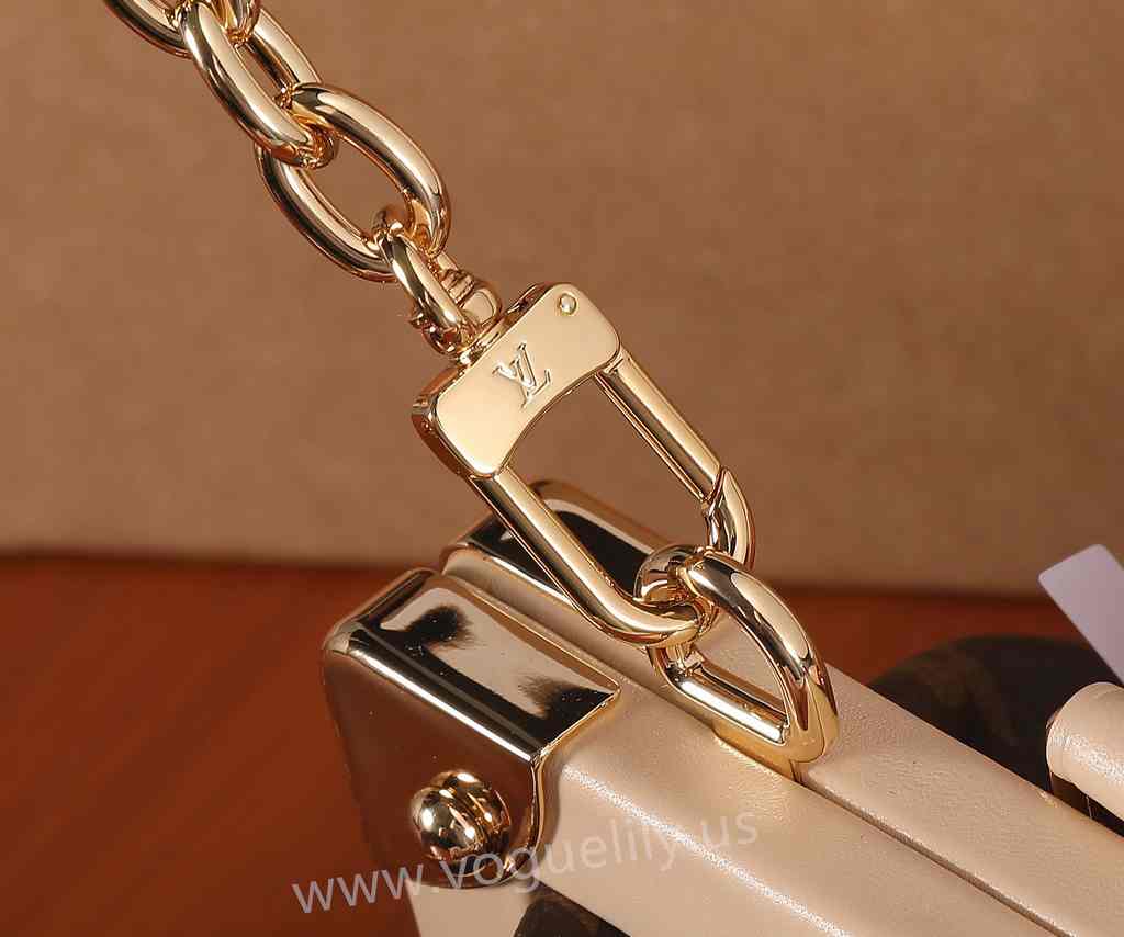 M46544 Monogram Clutch 28 M46544 Monogram Clutch 28