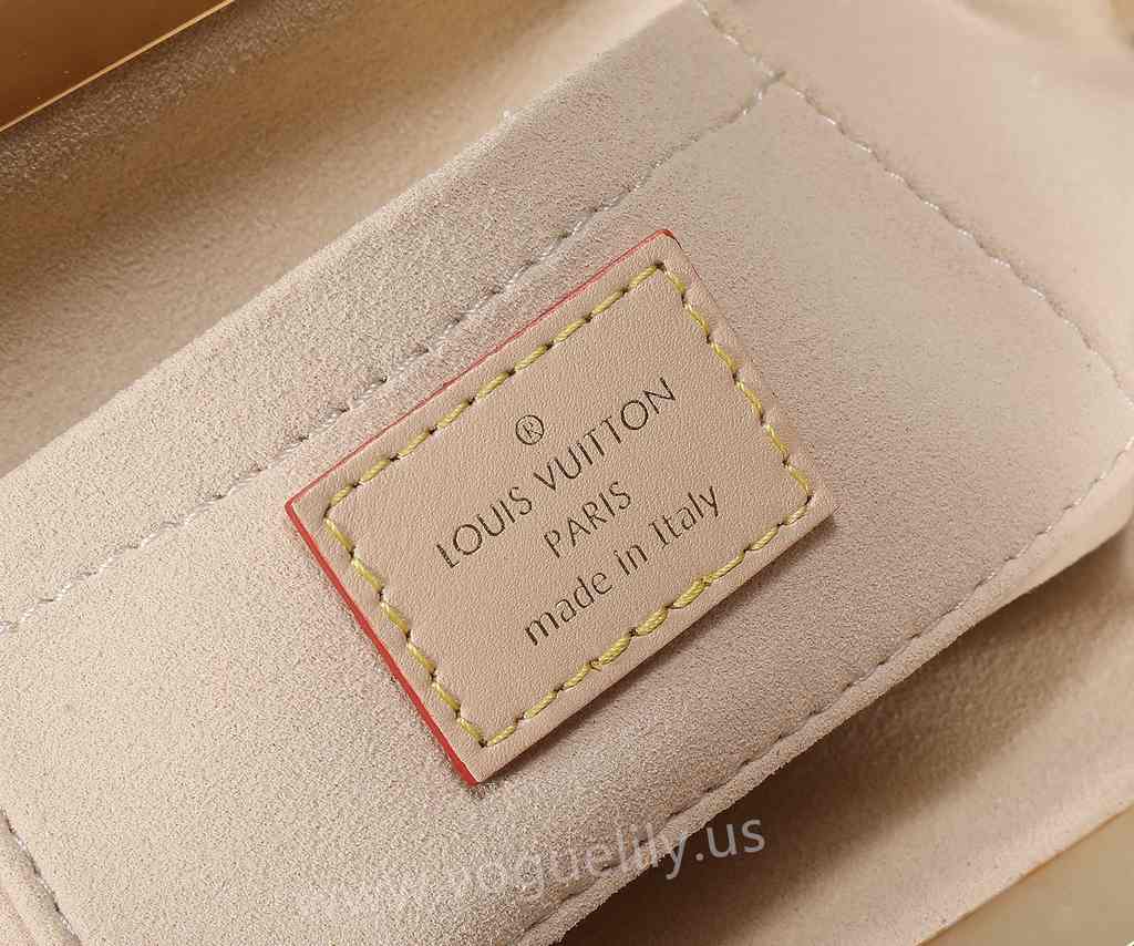 M46544 Monogram Clutch 28 M46544 Monogram Clutch 28