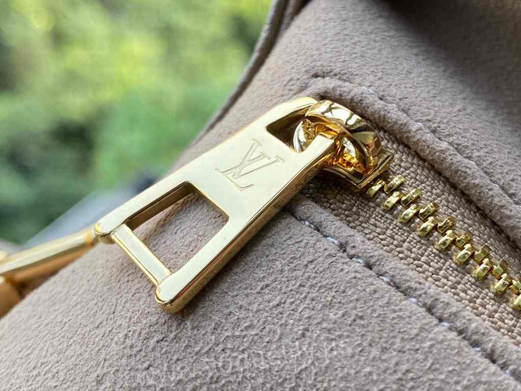 M45779 Onthego Strap 25 M45779 Onthego Strap 25
