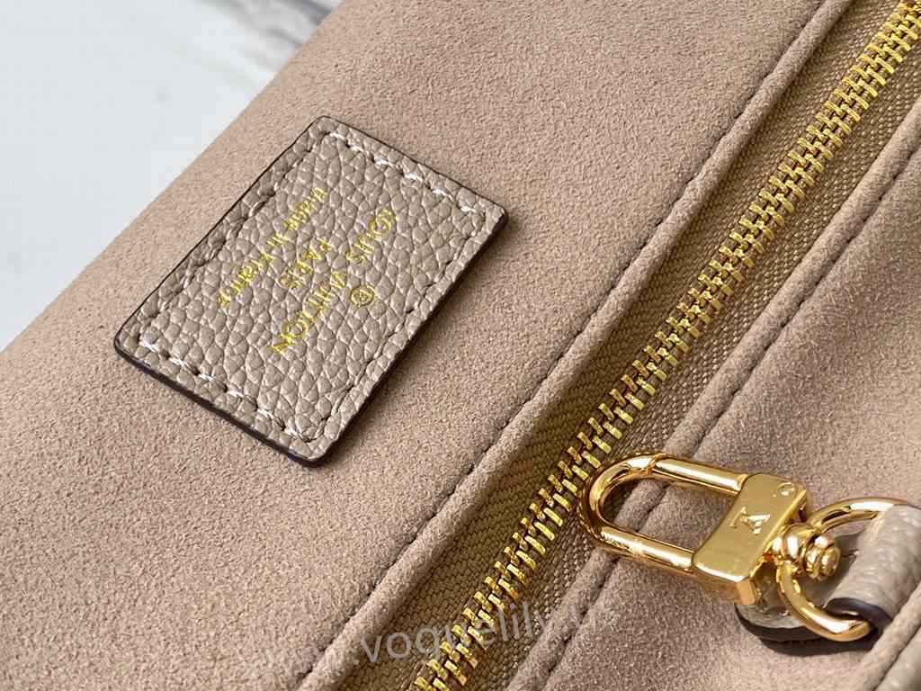 M45779 Onthego Strap 25 M45779 Onthego Strap 25
