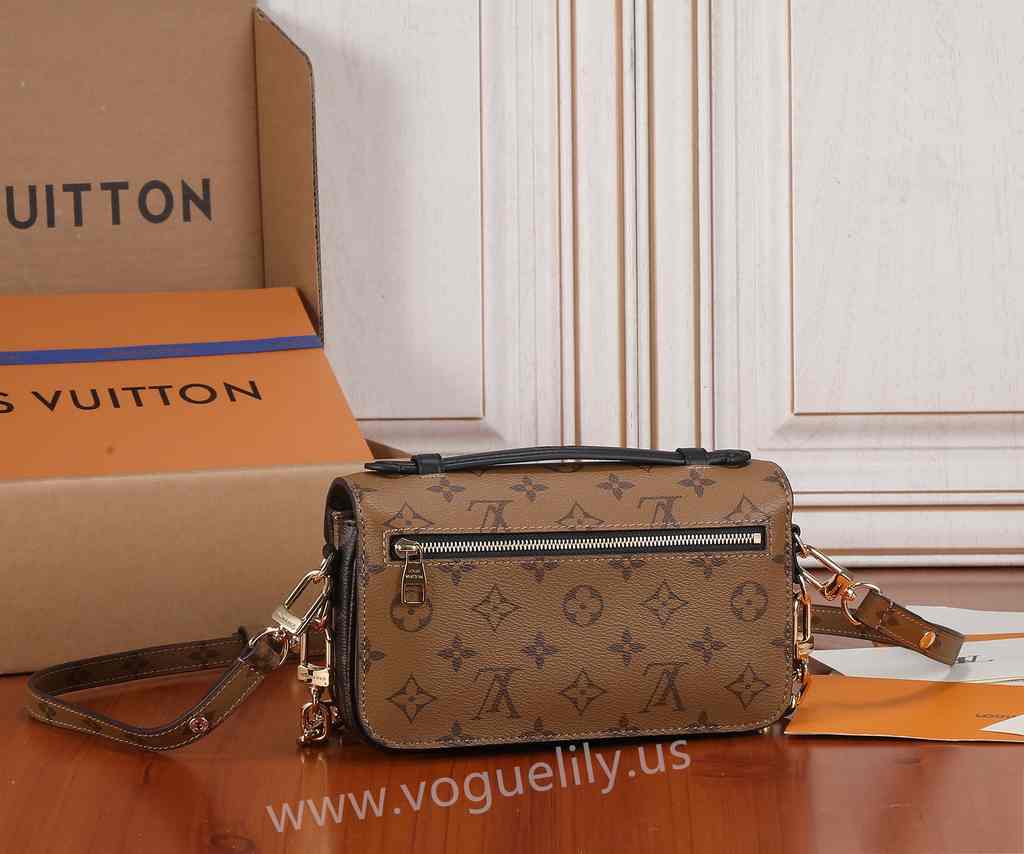 M46280 Pochette Métis East West 21